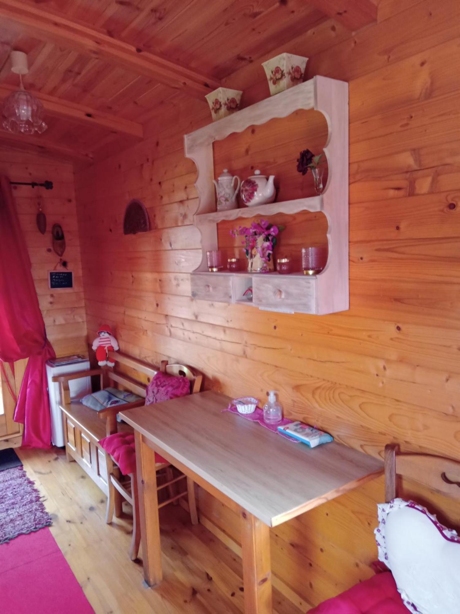 Roulotte La Passe Pierre Bed & Breakfast Pende Luaran gambar