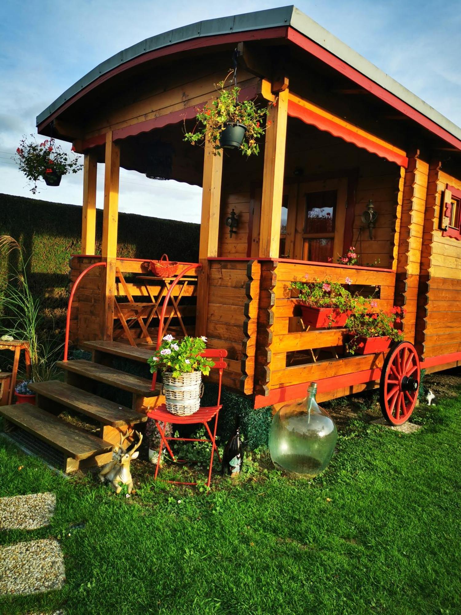 Roulotte La Passe Pierre Bed & Breakfast Pende Luaran gambar